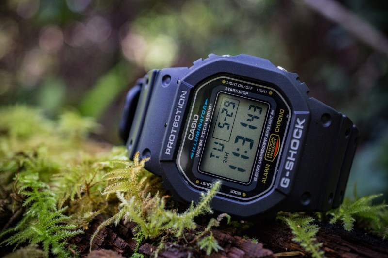 Casio G-SHOCK DW5600E-1V -ساعت جی شاک یکی از محبوب‌ترین ساعت‌های اسپرت ، مقاوم، ضدضربه و جذاب دنیاست. در اینجا با بهترین مدل‌ها، ویژگی‌ها و نکات خرید G-SHOCK اصل آشنا شوید.